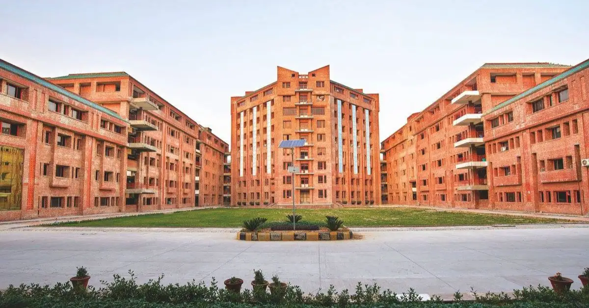 Sharda Medical College and Hospital campus building, Sharda University Greater Noida