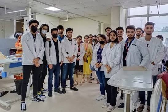 Campus and hostel facilities for Santosh Medical College MBBS Admission 2026, Ghaziabad